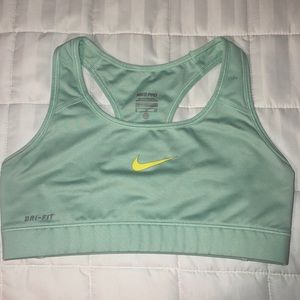 Nike Pro Sports Bra